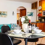 Ghadirabay Seafront With Sea Views By Homely Apartamento *