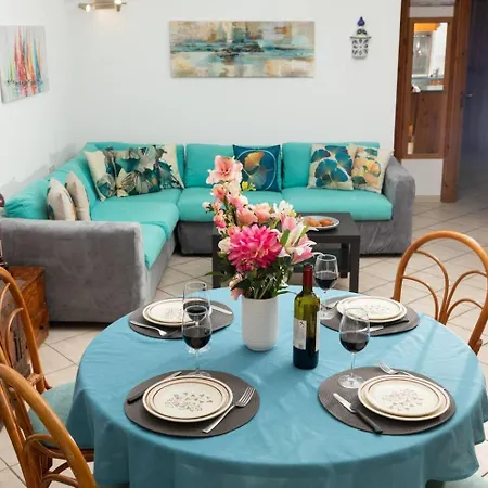 Ghadirabay Seafront With Sea Views By Homely 梅利哈