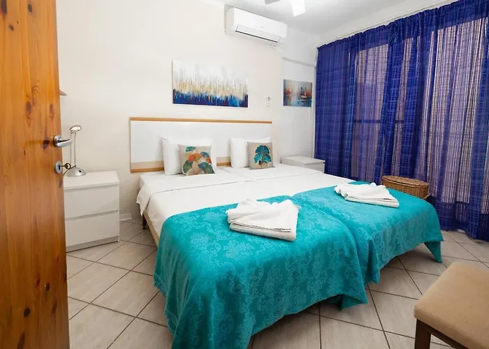 Ghadirabay Seafront With Sea Views By Homely *