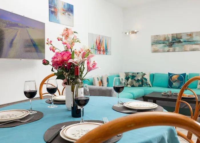 Ghadirabay Seafront With Sea Views By Homely Apartament *