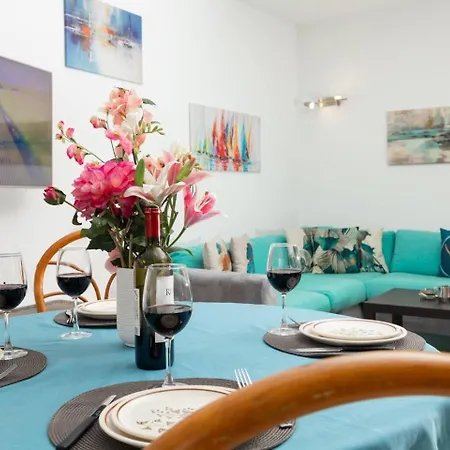Ghadirabay Seafront With Sea Views By Homely Apartamento *