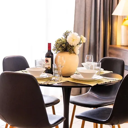 Daire Ghadirabay Seafront With Sea Views By Homely Mellieħa