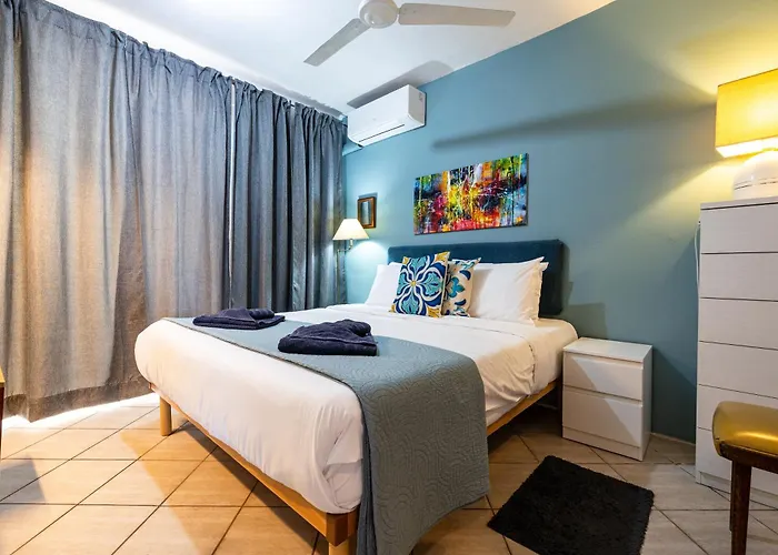 Daire Ghadirabay Seafront With Sea Views By Homely *