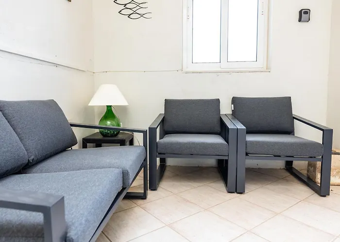 Ghadirabay Seafront With Sea Views By Homely Daire Mellieħa